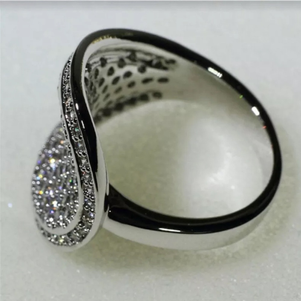 Ladies Silver White Princess Ring. New!!! - Picture 2 of 5